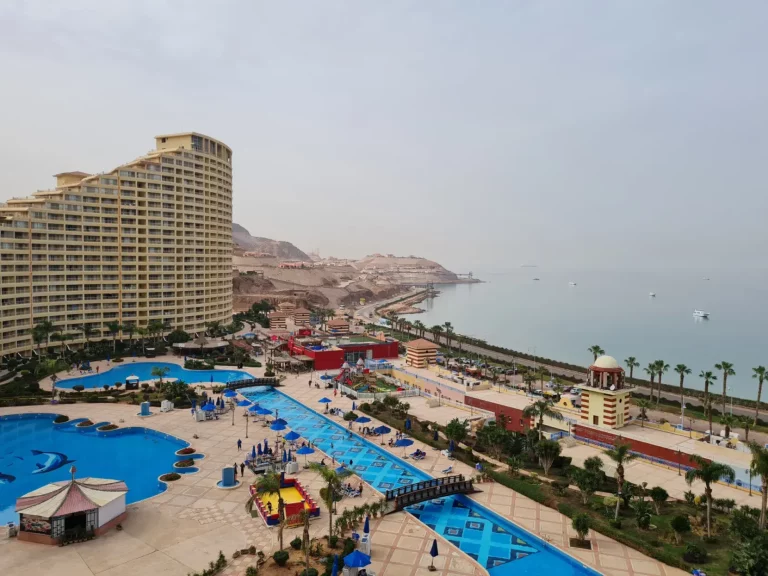 تعرف على أجمل شواطئ العين السخنة تعرف على أجمل شواطئ العين السخنة