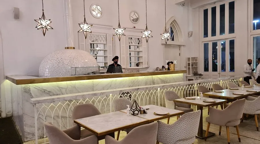 6 October Restaurants