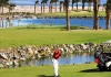 إليك 9 من أفضل ملاعب الجولف في مصر والمواعيد وطرق الحجز صورة لملعب جولف وشخص يمارس اللعبة لوصف ملاعب الجولف في مصر